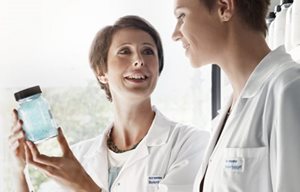Wissenschaftler von Eucerin im Labor