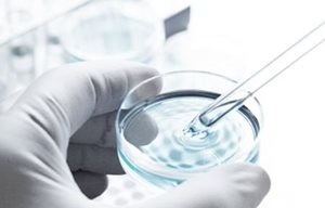 Arbeit an der Rezeptur von Eucerin Volume-Filler