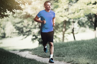 Mann läuft